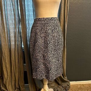White House black market pencil skirt